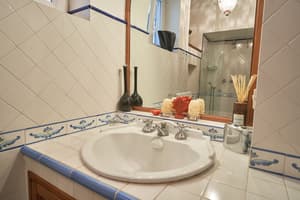 thumbnail: Bathroom sink