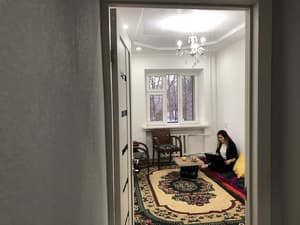 thumbnail: Lobby sitting area