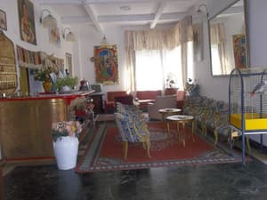 thumbnail: Lobby sitting area