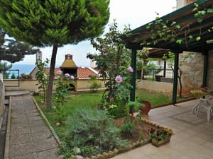 thumbnail: BBQ/picnic area