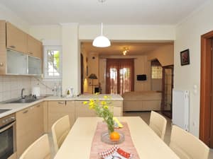 thumbnail: Dining room