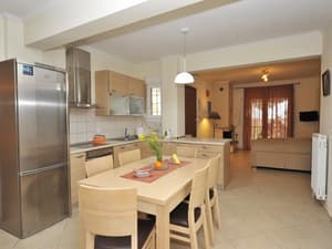 thumbnail: In-room dining