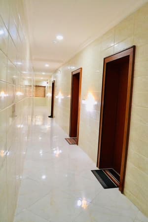 thumbnail: Hallway