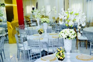 thumbnail: Outdoor dining