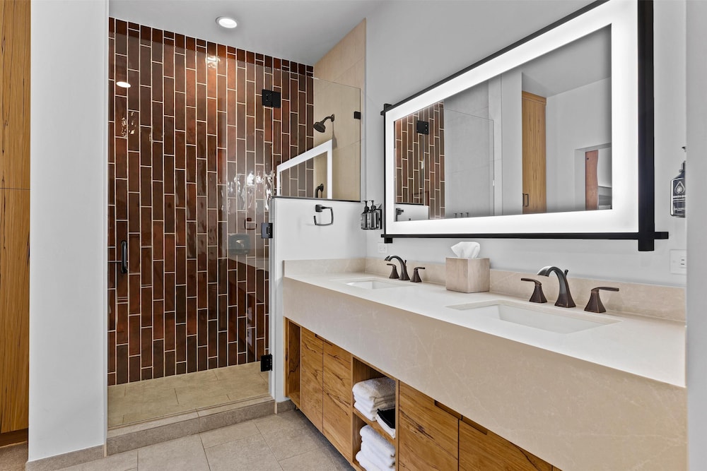 Bathroom shower