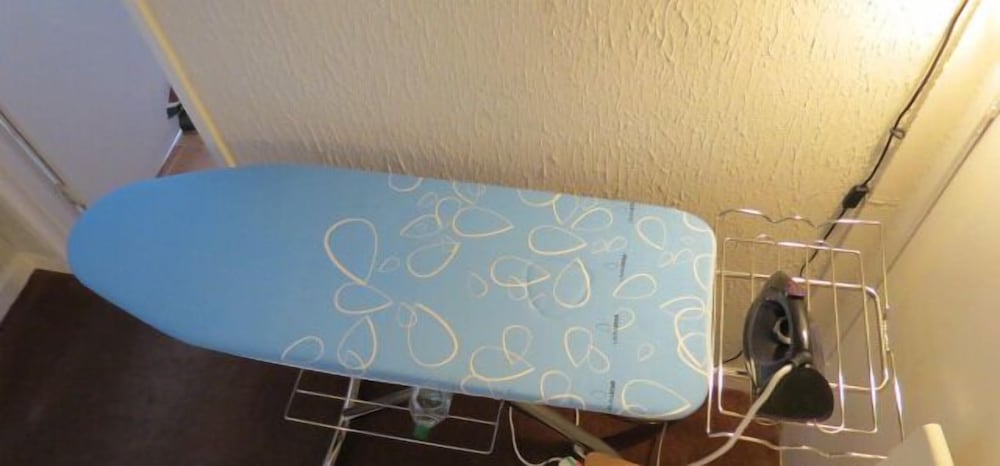 Iron/ironing board