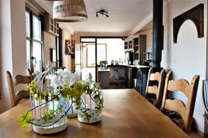 thumbnail: Interior detail