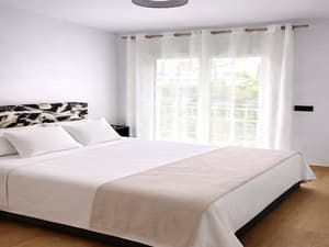 thumbnail: General view