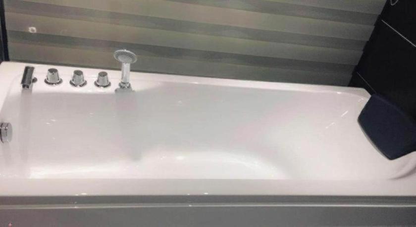 877018661.jpg