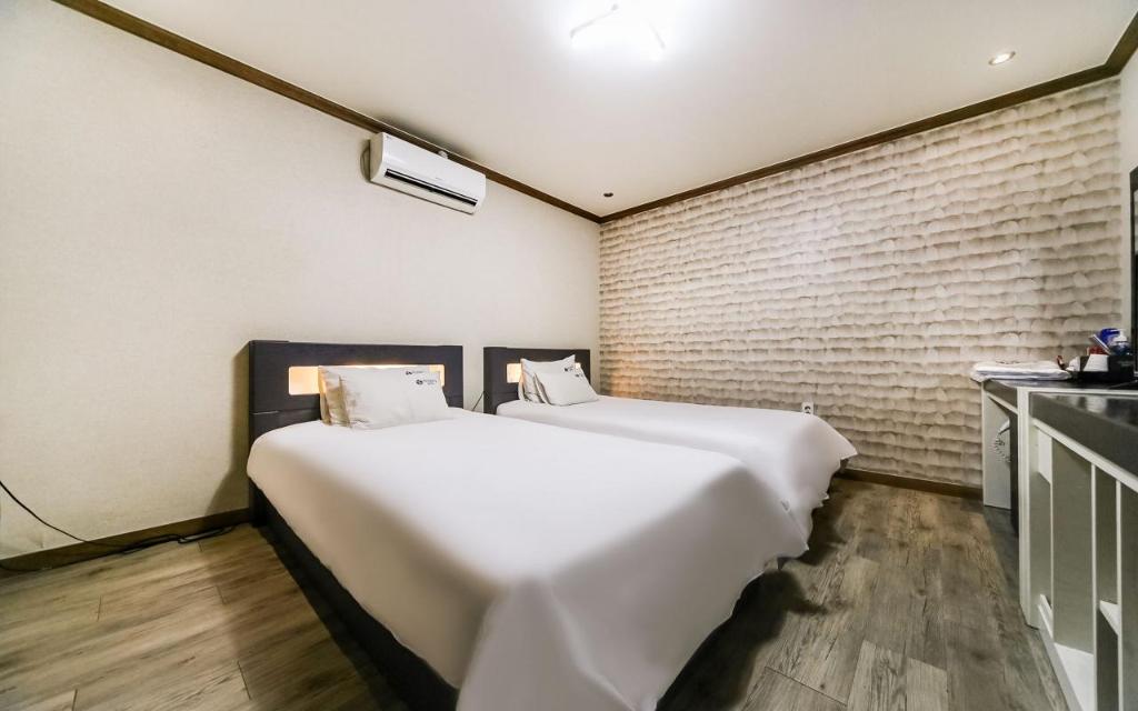 d830d4525bc276180e9042d5e5549a56.jpg