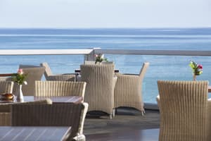 thumbnail: Poolside bar