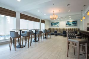 thumbnail: Bar (on property)