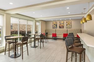 thumbnail: Bar (on property)