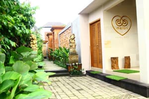 thumbnail: Property entrance