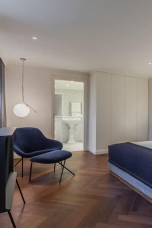 thumbnail: Interior entrance