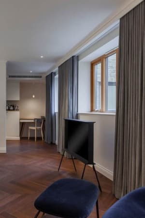 thumbnail: Interior entrance