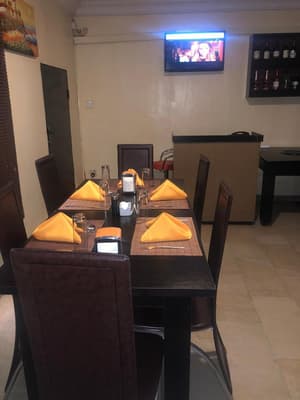 thumbnail: Restaurant