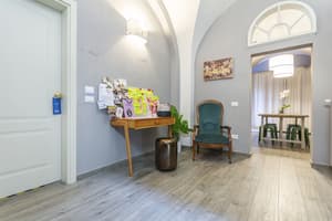 thumbnail: Interior entrance
