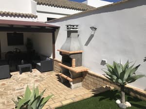 thumbnail: BBQ/picnic area
