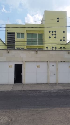 thumbnail: Front of property