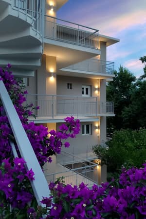 thumbnail: Exterior