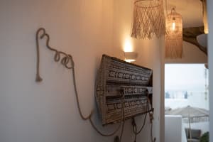 thumbnail: Interior detail