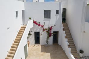 thumbnail: Front of property