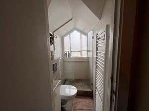 thumbnail: Shared bathroom