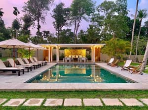 thumbnail: Outdoor pool