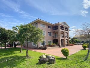 thumbnail: Exterior