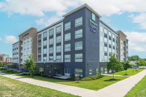 Holiday Inn Express & Suites Bloomington W Mall