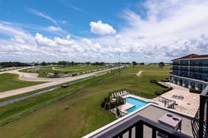 thumbnail: Balcony view