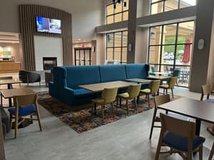 thumbnail: Breakfast area