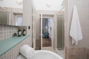 thumbnail: Bathroom amenities