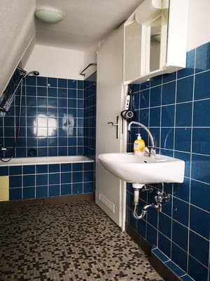 thumbnail: Deep soaking bathtub