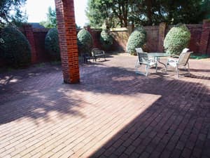thumbnail: Courtyard