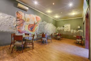 thumbnail: Restaurant
