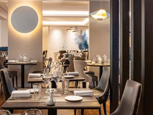 thumbnail: Restaurant