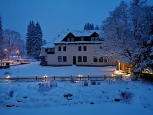 thumbnail: Exterior