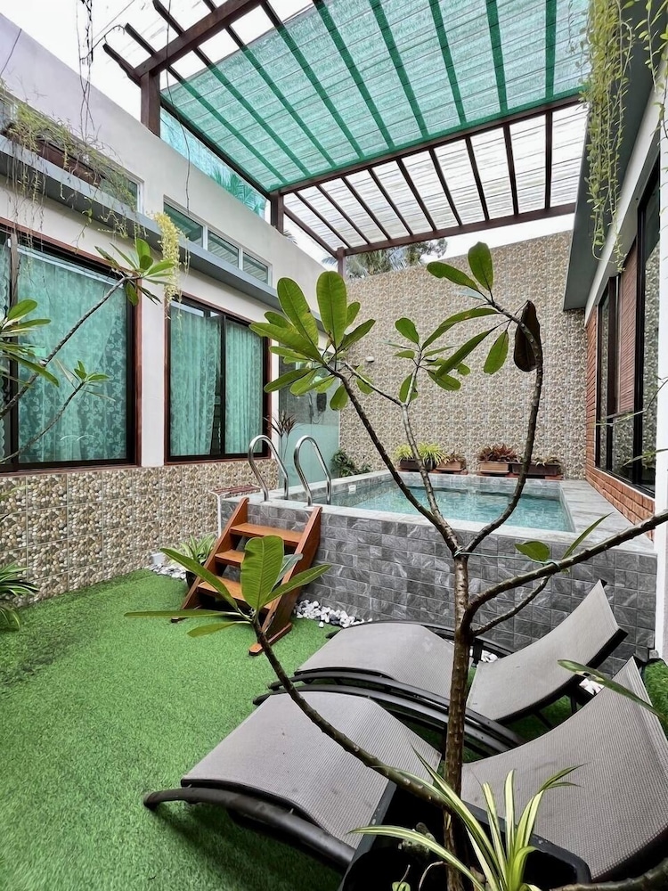 Private pool