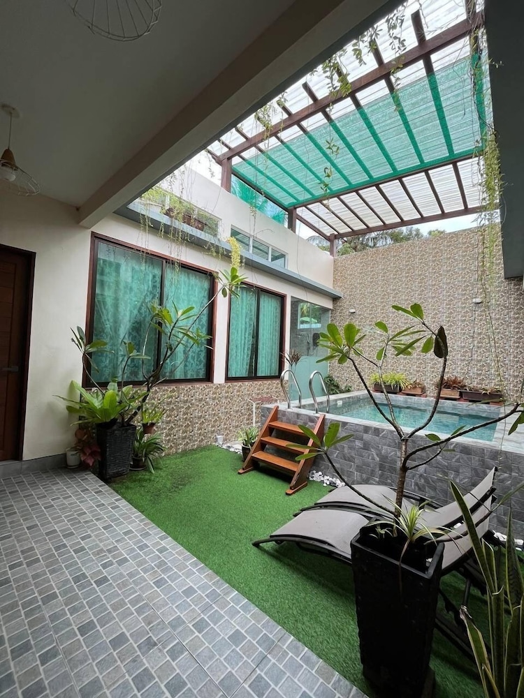 Private pool