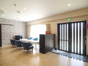 thumbnail: Property entrance