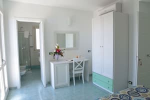 thumbnail: Room amenity