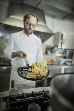 thumbnail: Dining