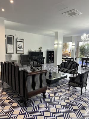 thumbnail: Lobby sitting area