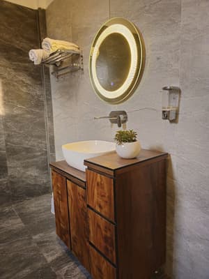 thumbnail: Bathroom