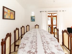 thumbnail: In-room dining