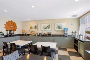 thumbnail: Breakfast area