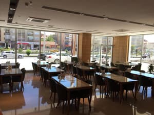 thumbnail: Restaurant