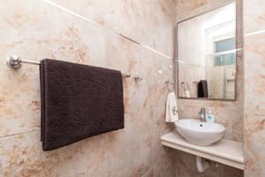 thumbnail: Bathroom shower